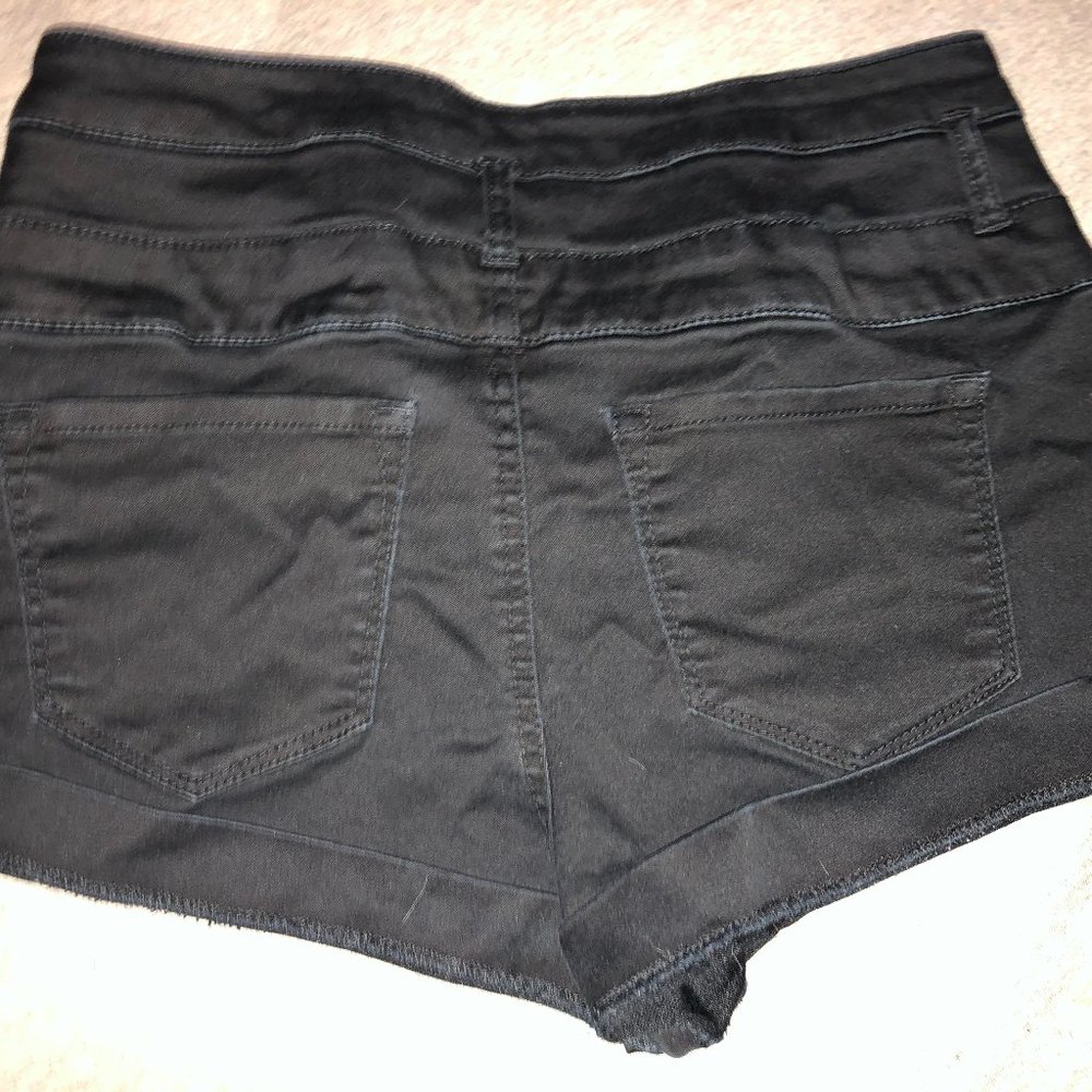 shorts - Picture 6 of 7